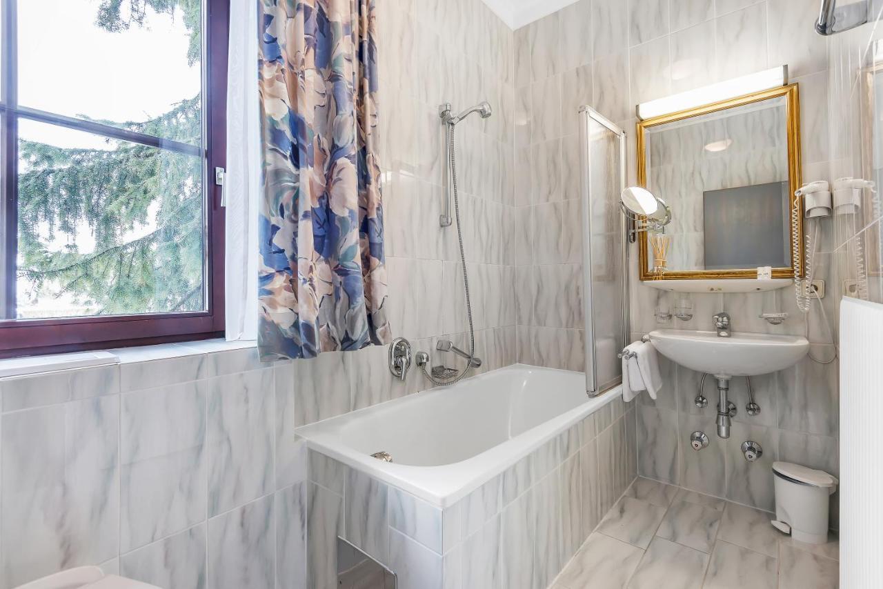 Heart Hotel Sylvia ايشجل المظهر الخارجي الصورة